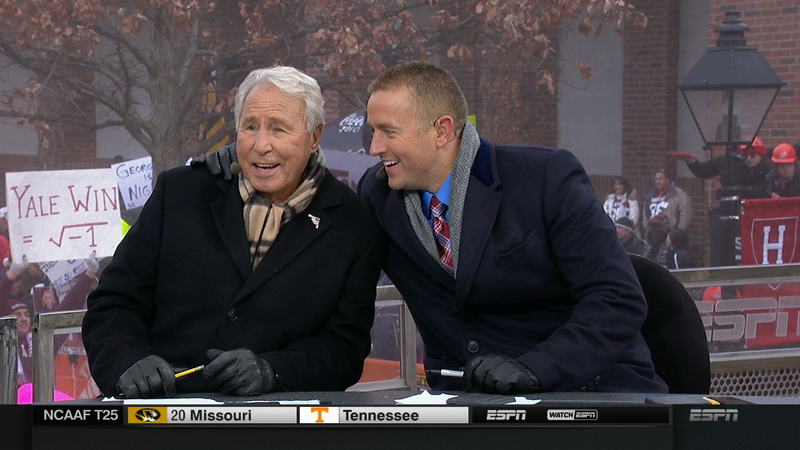 Illustration for article titled "Yale Cites Wikipedia": Your College GameDay Sign Roundup